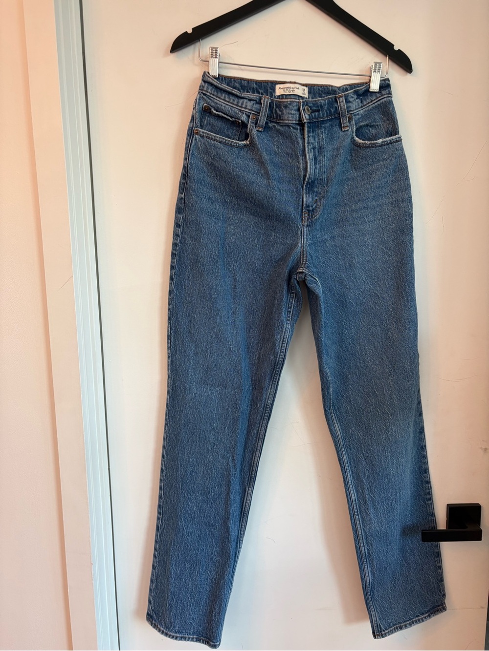 Abercrombie & Fitch Curve Love The 90s Straight Leg Ultra High Rise Jeans